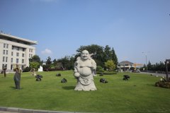 3499拉斯维加斯雕塑：陵寝中的汗青与文化交响